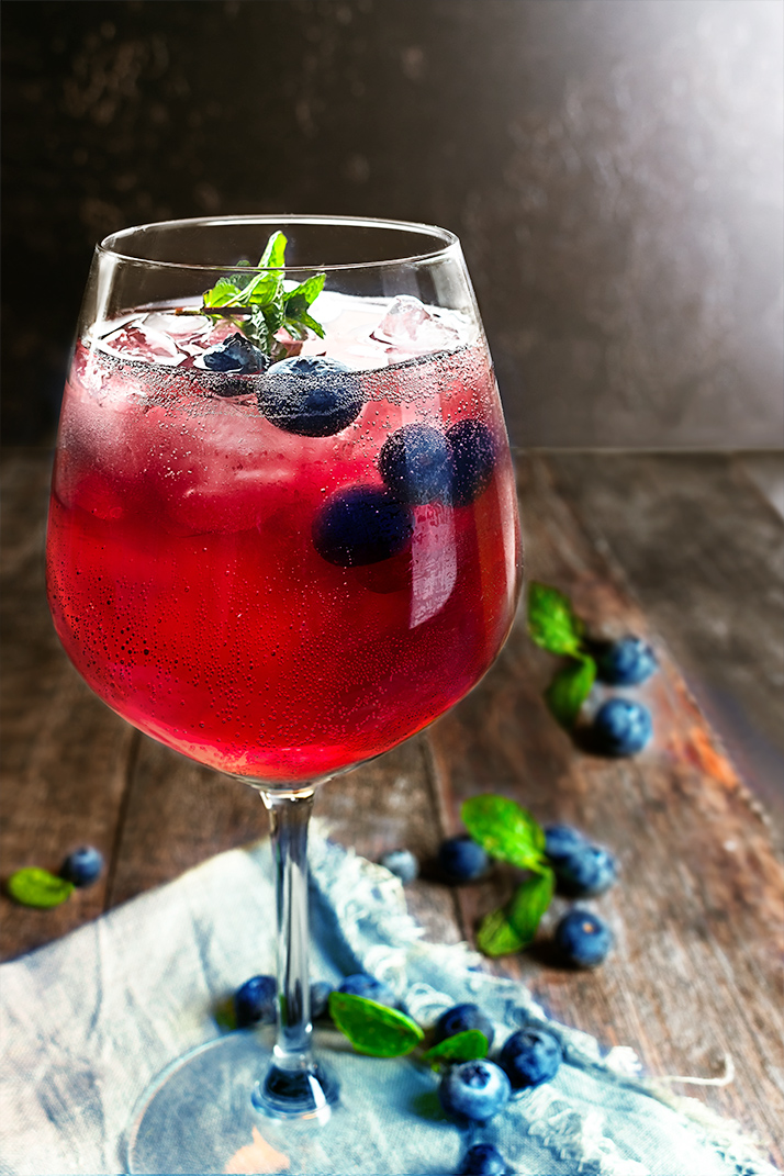 Red Wine Blueberry Spritz Cocktail