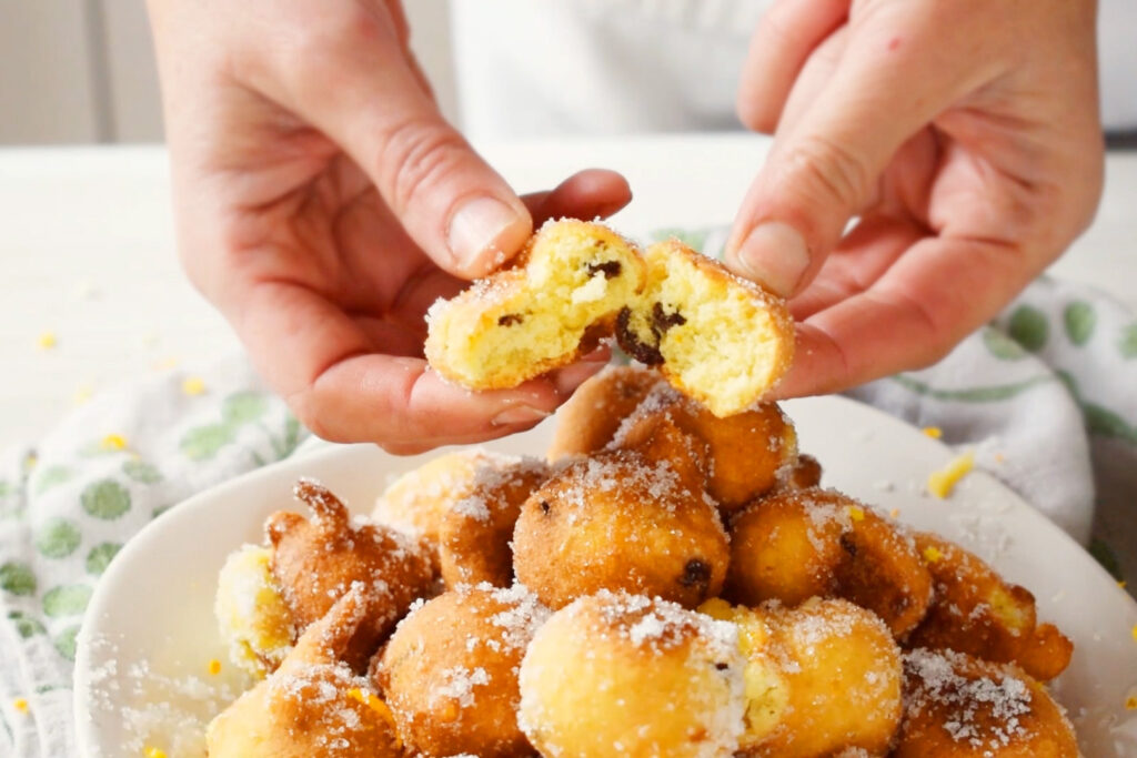 Venetian Carnival Fritters with raisins