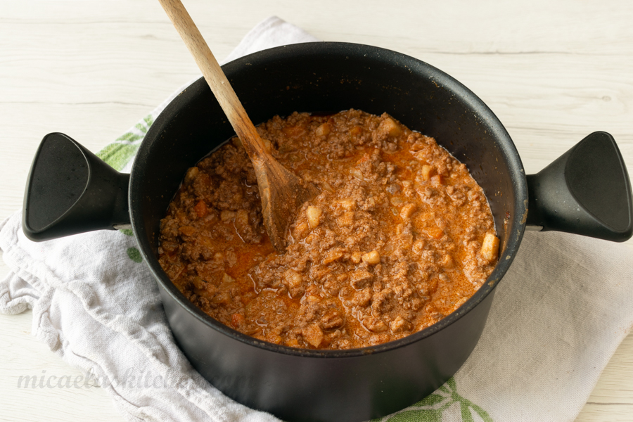 Bolognese sauce