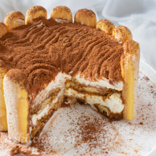 Easy Tiramisu Cake