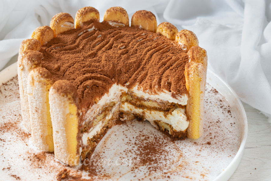 Easy Tiramisu Cake