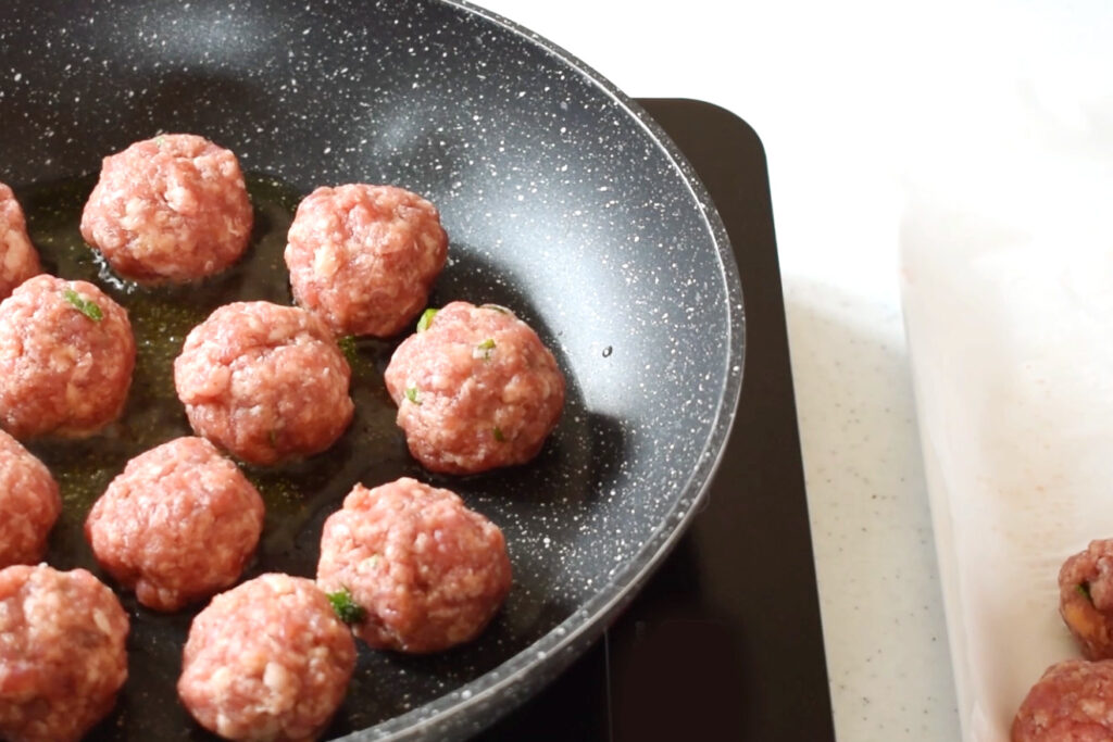 How to Make Classic Italian Meatballs