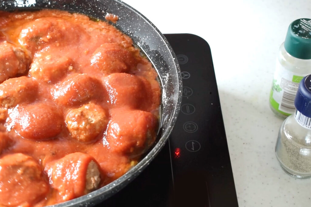 How to Make Classic Italian Meatballs