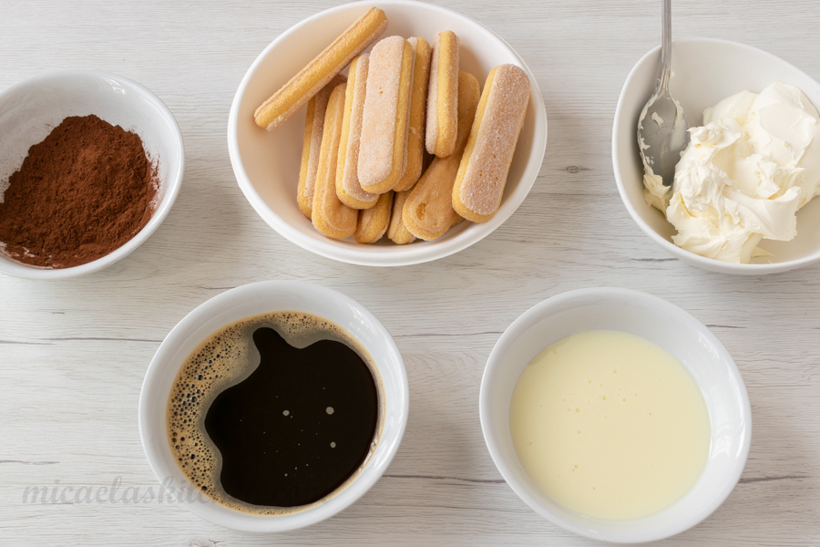 Ingredients for Tiramisu without eggs in mascarpone cream