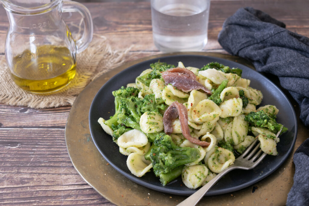 Recipe for orecchiette pasta with broccoli and anchovies.