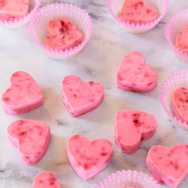 Easy No-Bake Valentine's Day Mini Cheesecake Treats — With Keto Version