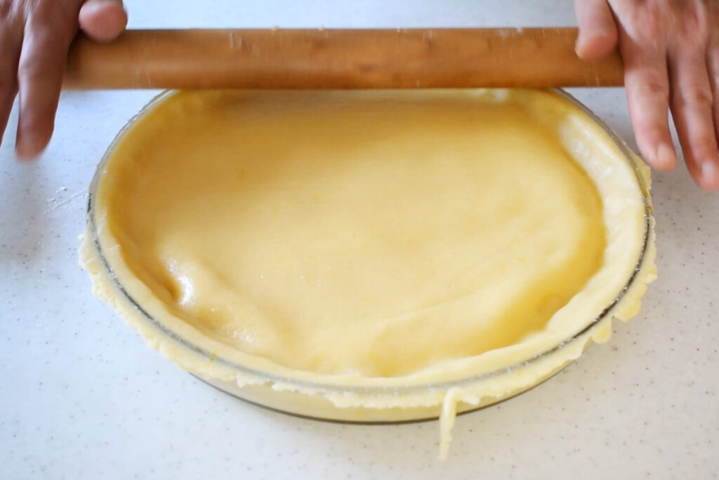 Torta della nonna: Cover the Filling