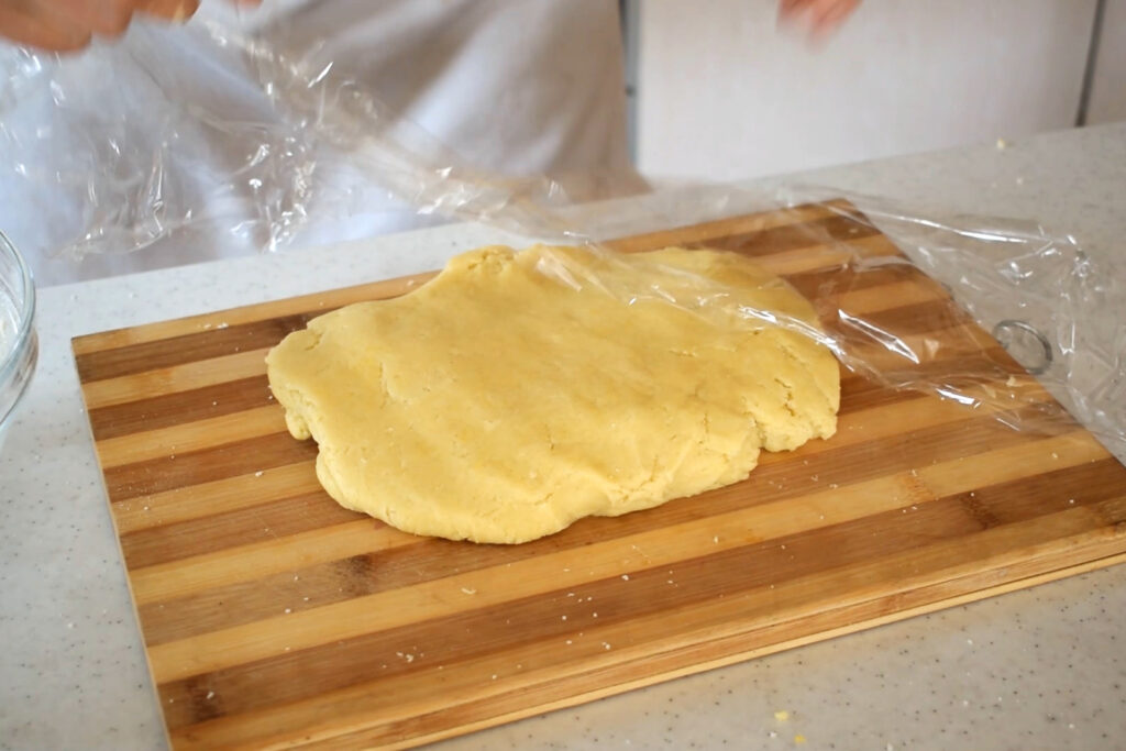 Torta della nonna: Prepare the Pastry Dough