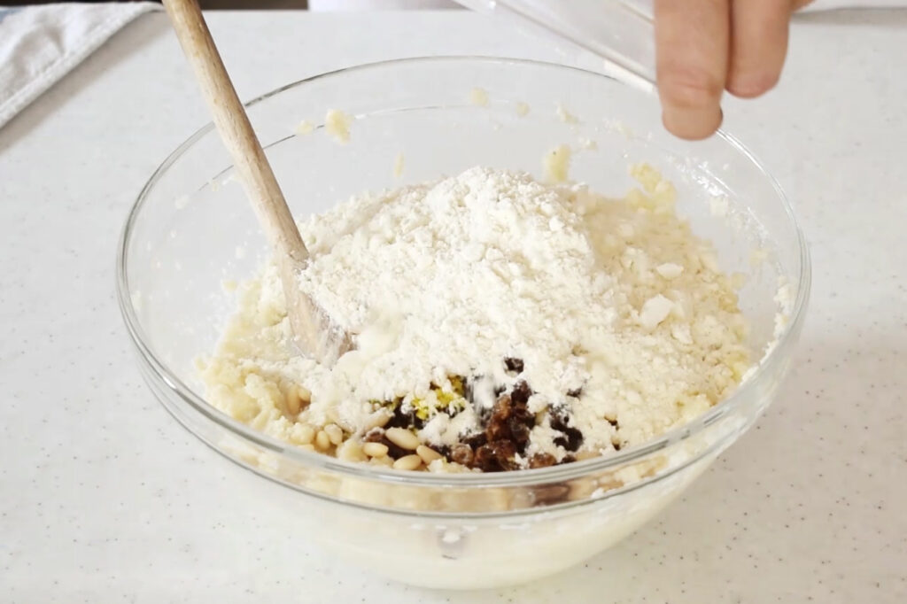 How to make bread cake: mix the ingredients