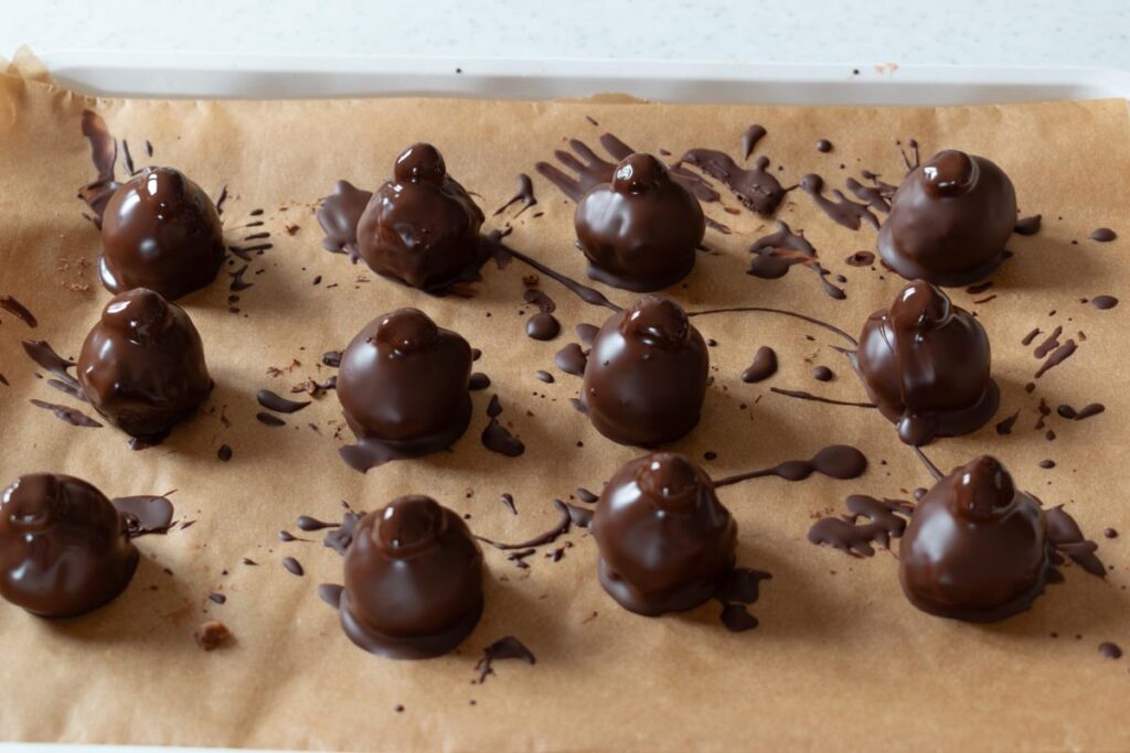 Italian chocolate kisses:  let chocolates rest