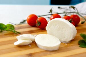 Mozzarella vs. Fior di Latte: A Guide to Italy's Creamy Delights